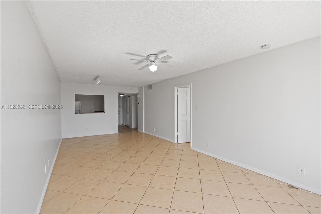 1830 Dixieanna St, Unit 503, Hollywood, FL 33020 Photo