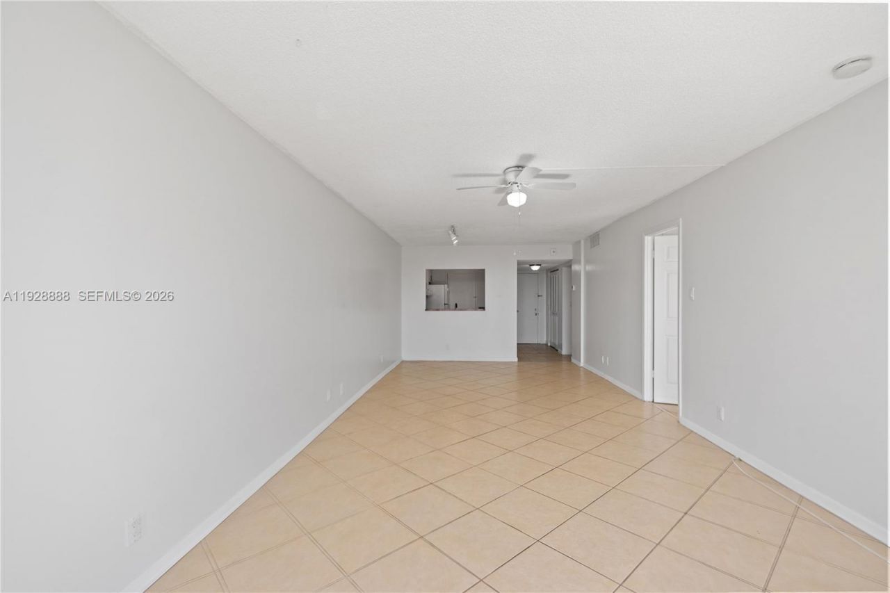 1830 Dixieanna St, Unit 503, Hollywood, FL 33020 Photo