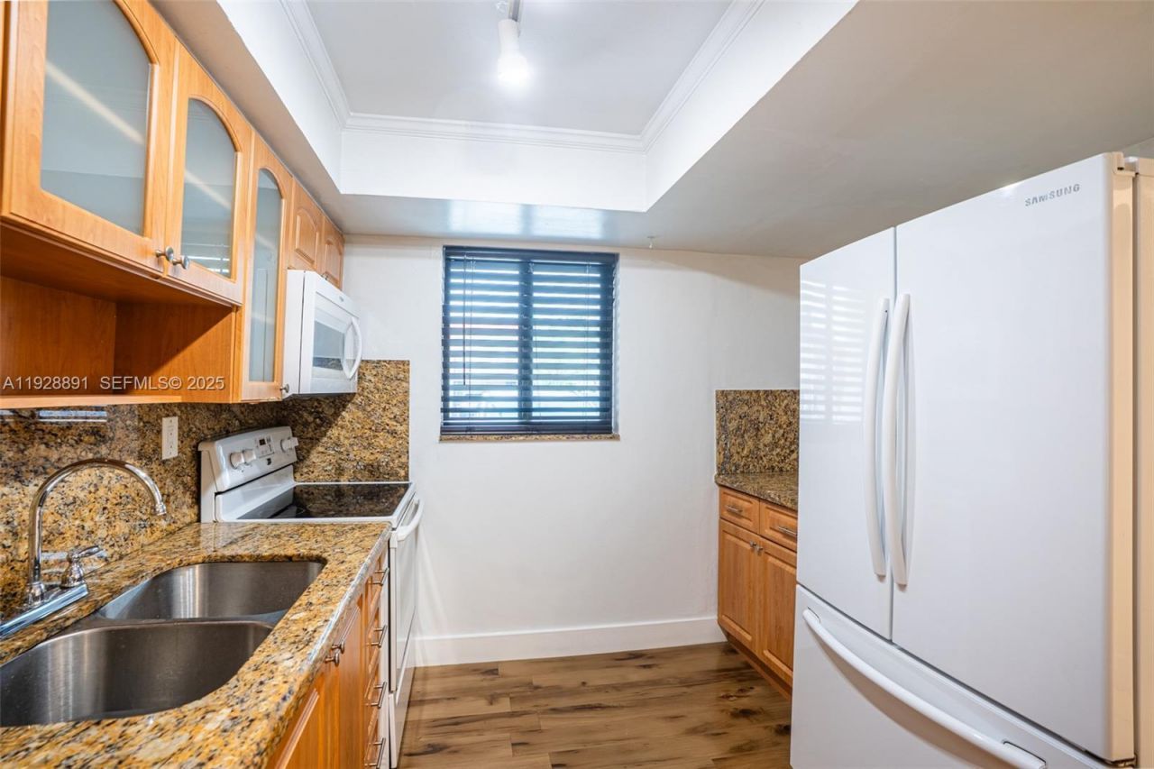 895 W 80th Pl, Hialeah, FL 33014 Photo