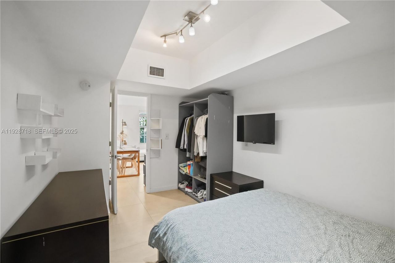 940 7th St, Unit 940B, Miami Beach, FL 33139 Photo