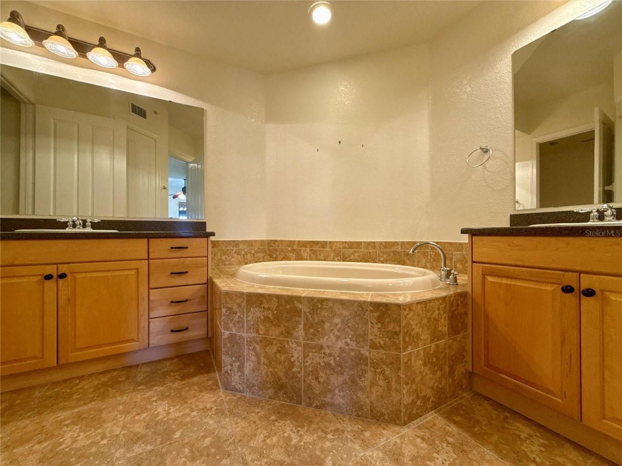 99 Vivante Boulevard, Unit 404, Punta Gorda, FL 33950 Photo