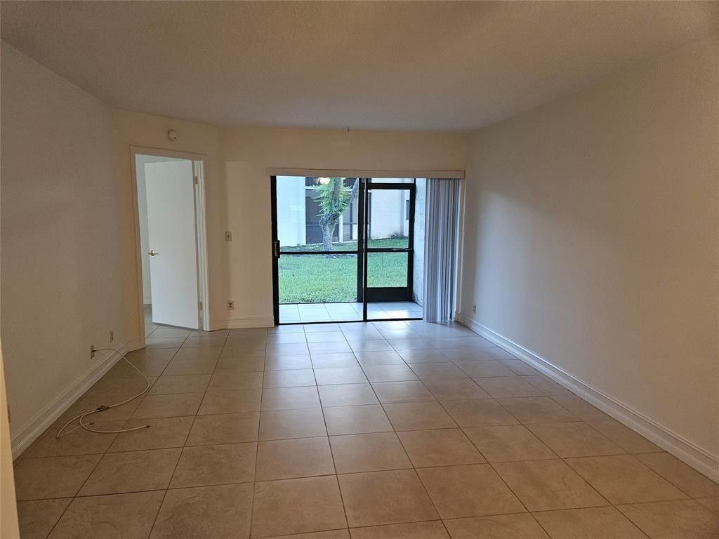 5583 Courtyard Drive, Unit 5583, Margate, FL 33063 Photo
