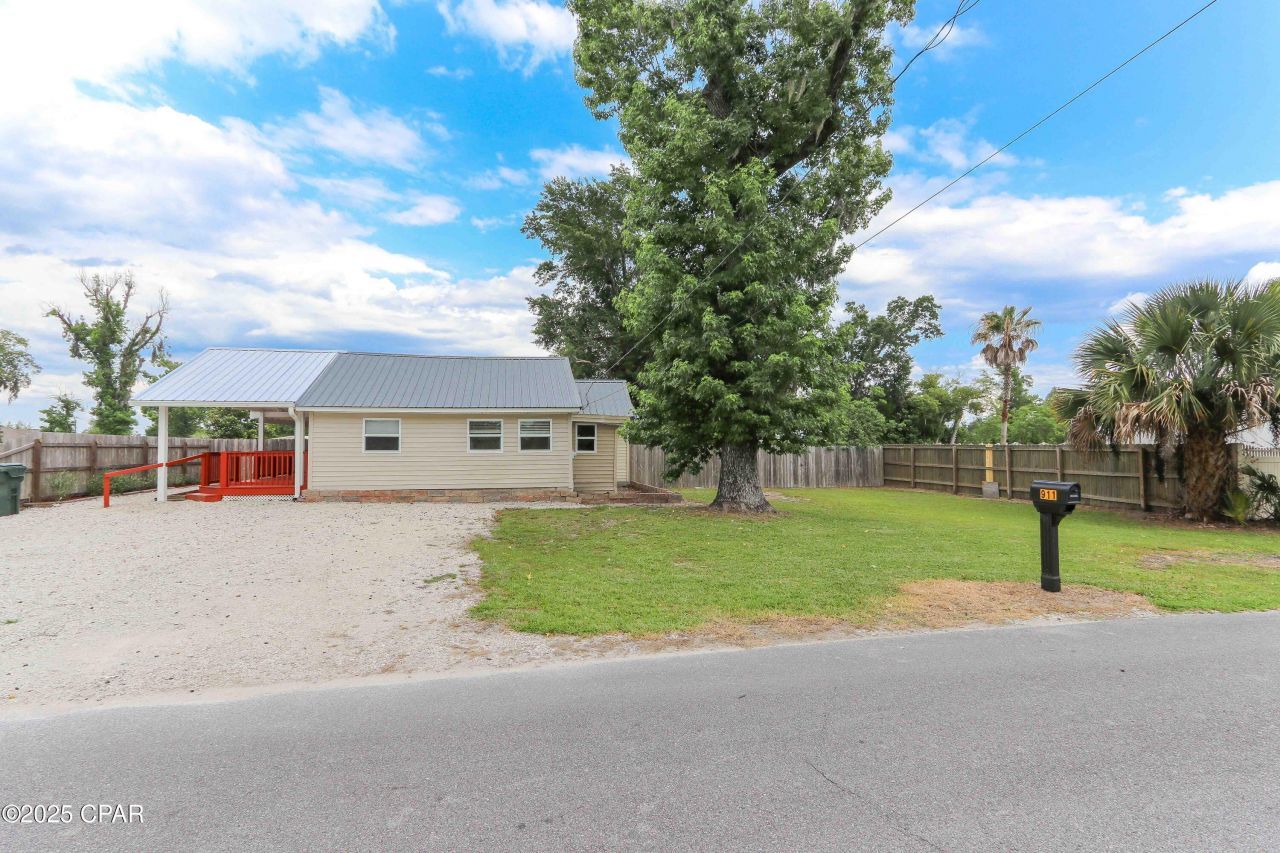 911 Indiana Avenue, Lynn Haven, FL 32444 Main Photo