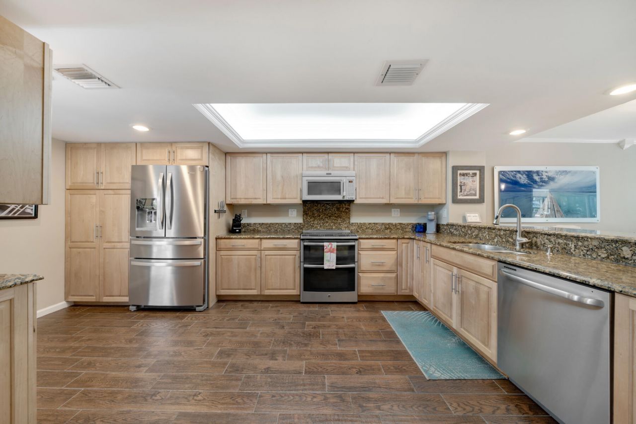 83201 Old Highway, Unit 301, Islamorada, FL 33036 Photo