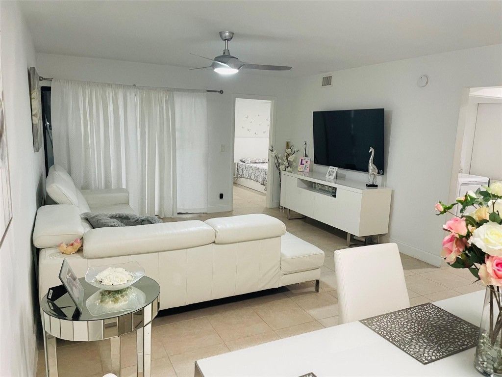 8745 Shadow Wood Boulevard, Unit 105, Coral Springs, FL 33071 Photo