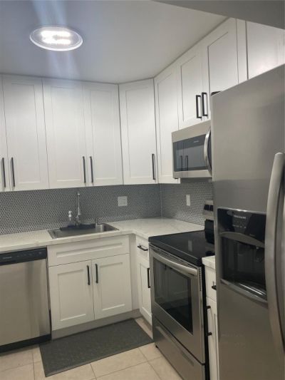 8745 Shadow Wood Boulevard, Unit 105, Coral Springs, FL 33071 Photo