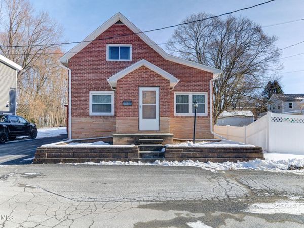 6 Park Way, Castleton, NY 12033