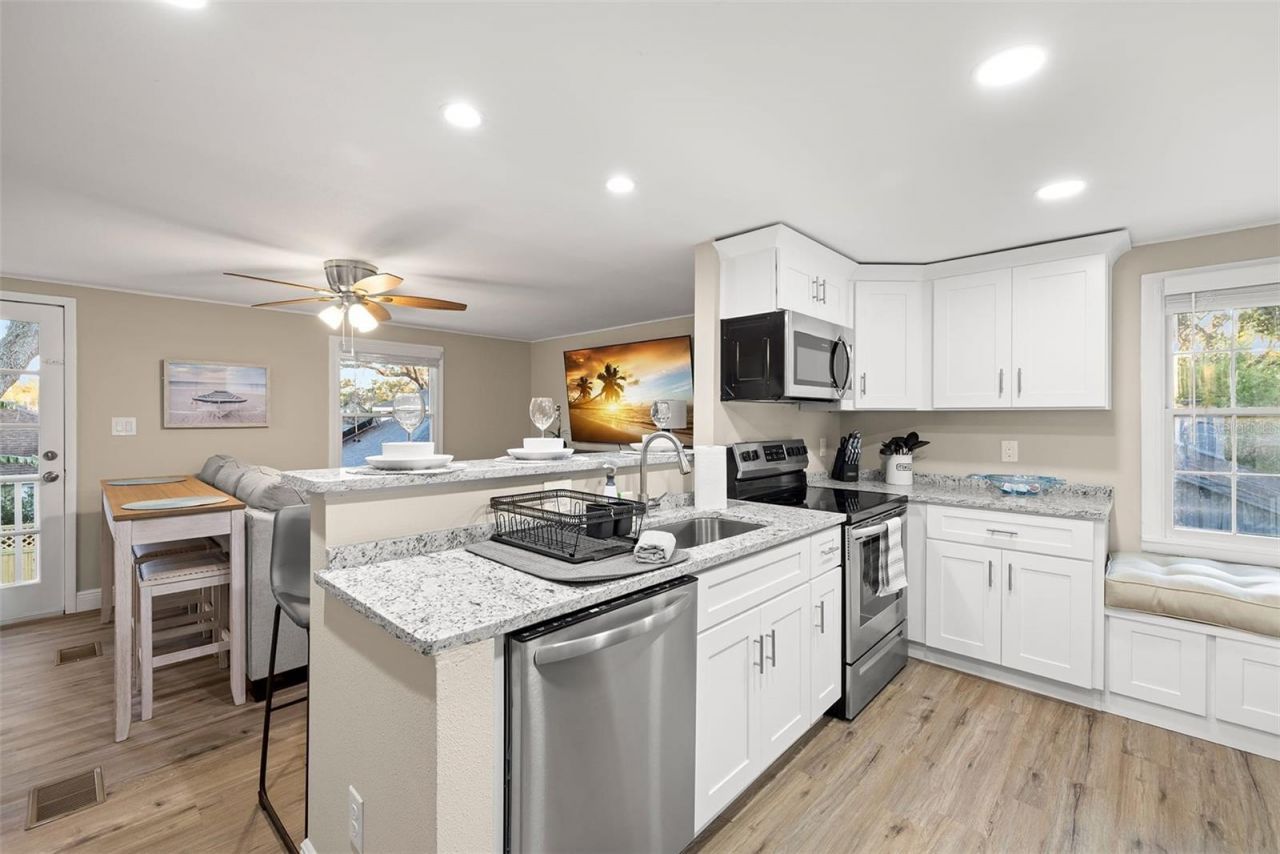 551 Omaha Street, Palm Harbor, FL 34683 Photo