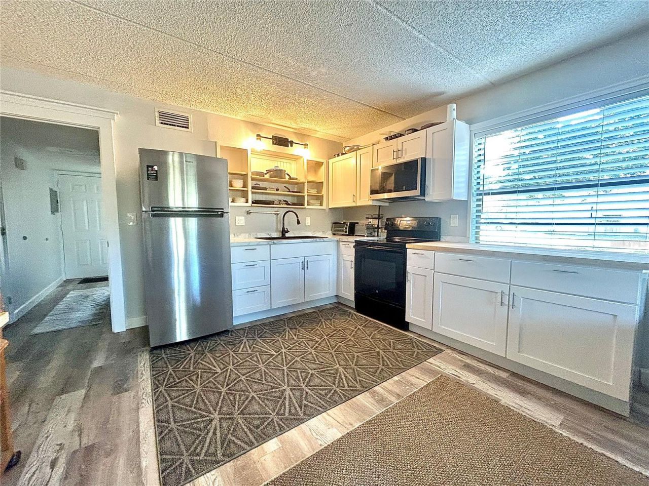 2275 62nd Avenue N, Unit 101, Saint Petersburg, FL 33702 Photo