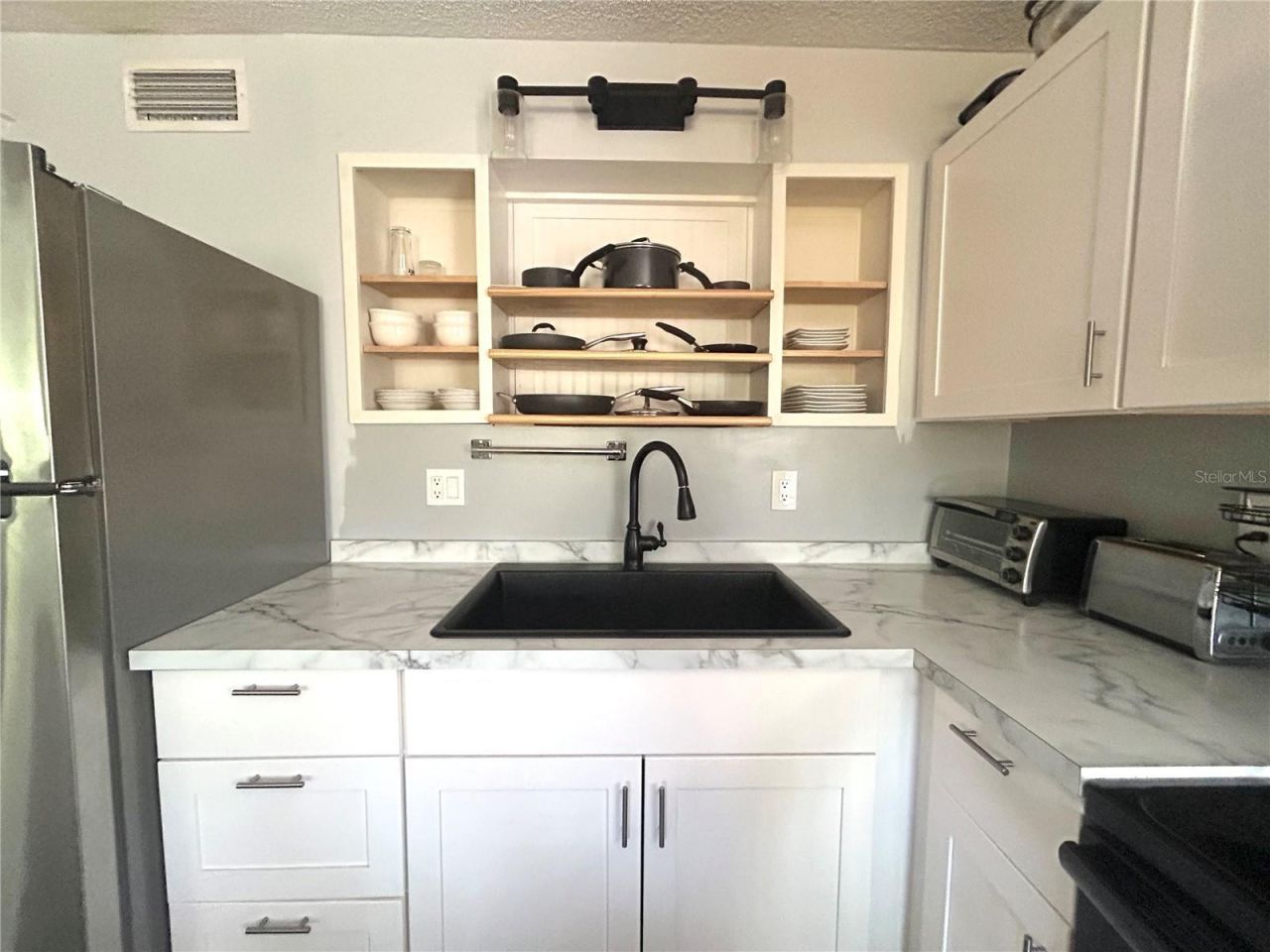 2275 62nd Avenue N, Unit 101, Saint Petersburg, FL 33702 Photo