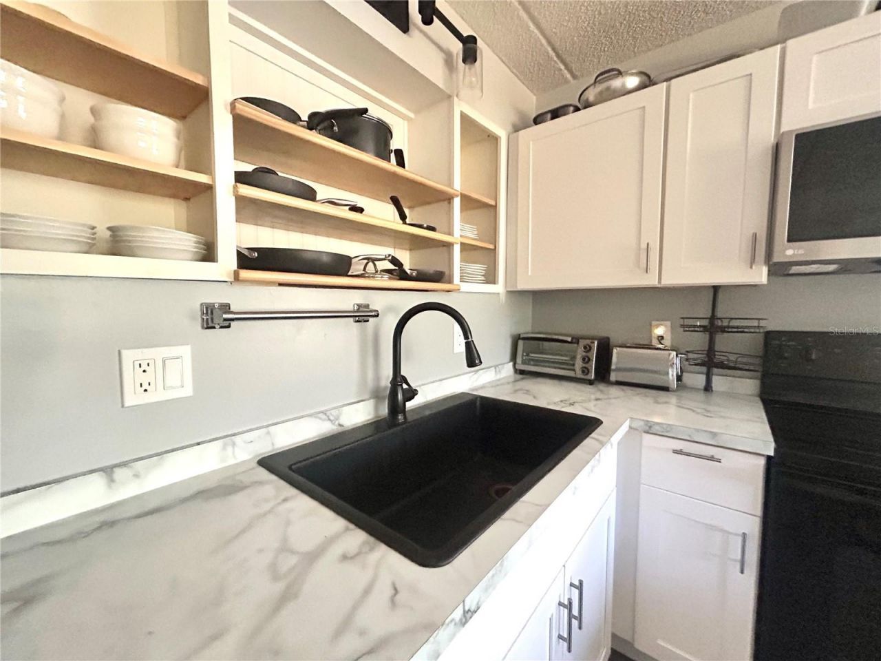 2275 62nd Avenue N, Unit 101, Saint Petersburg, FL 33702 Photo