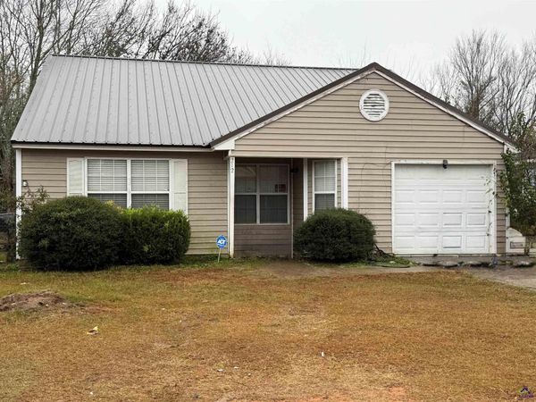 212 Dunmurry Place, Warner Robins, GA