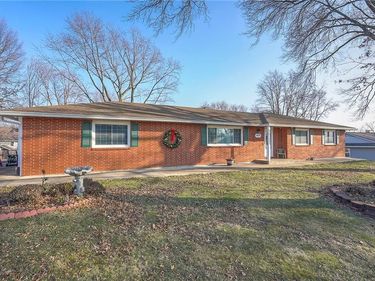 6509 NW Twin Oaks Drive, Kansas City, MO 64151