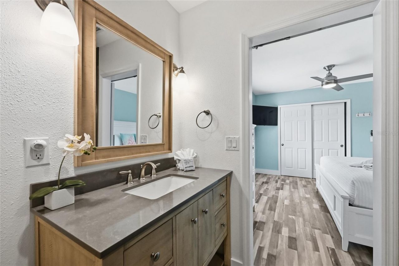 912 N Shore Drive, Anna Maria, FL 34216 Photo