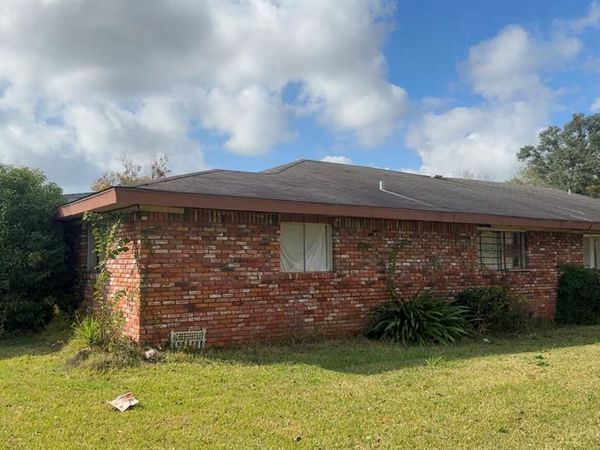 2005 Gulfway Drive, Port Arthur, TX 77640