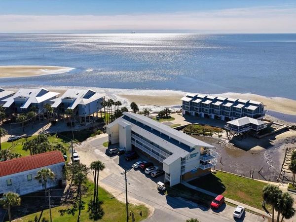 82 2nd St, Unit 216, Cedar Key, FL 32625
