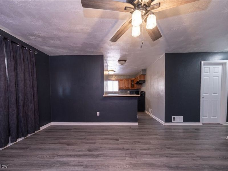 132 Linmar Street, Wintersville, OH 43953 Photo 3