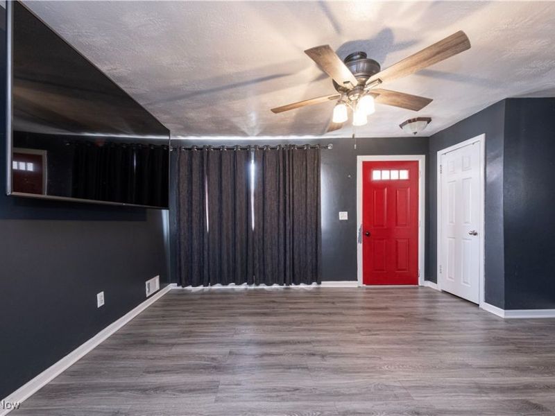 132 Linmar Street, Wintersville, OH 43953 Photo 4