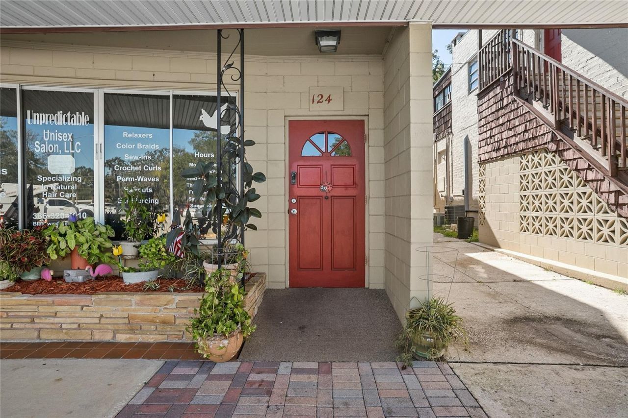 128 E Rich Avenue, Deland, FL 32724 Photo