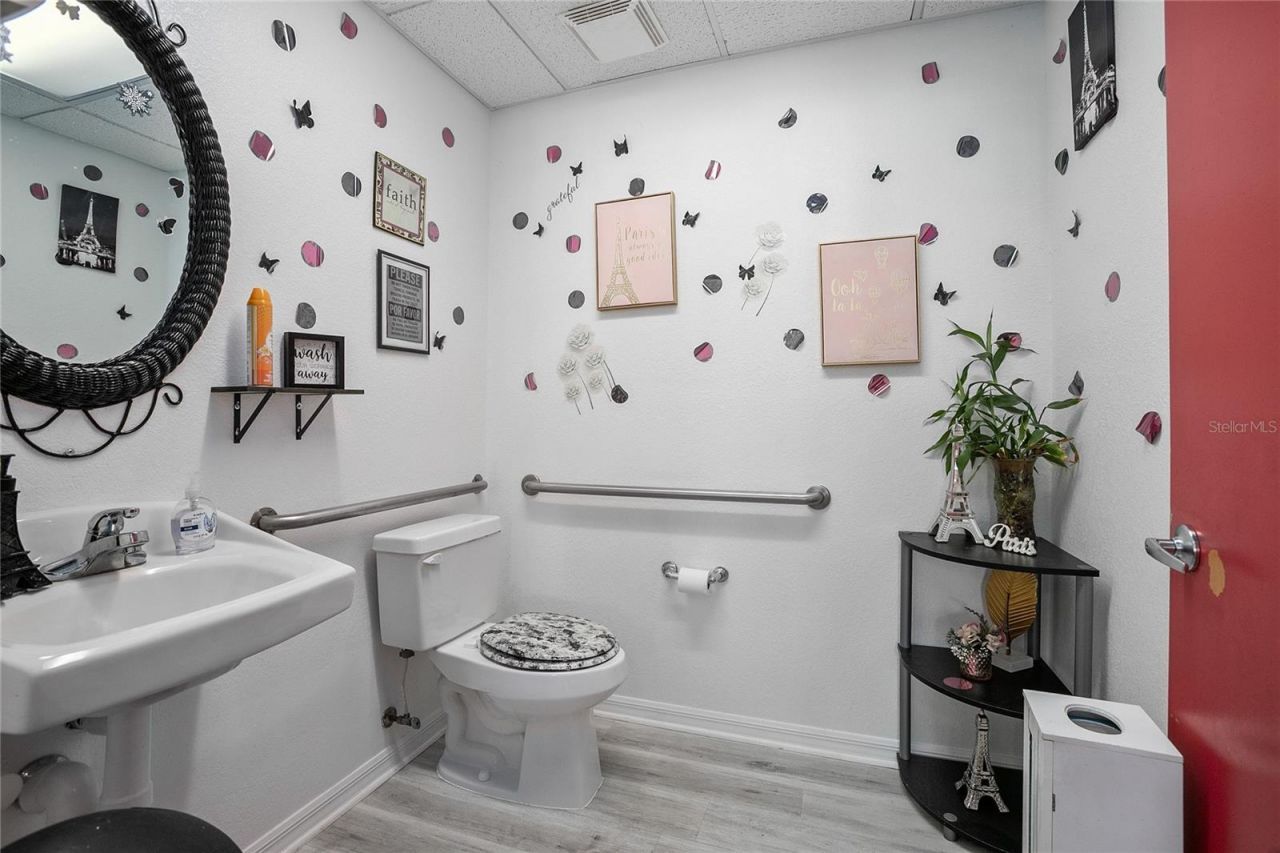 128 E Rich Avenue, Deland, FL 32724 Photo