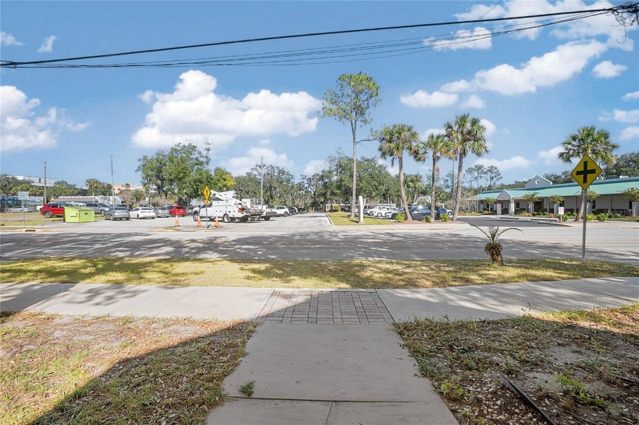 128 E Rich Avenue, Deland, FL 32724 Photo