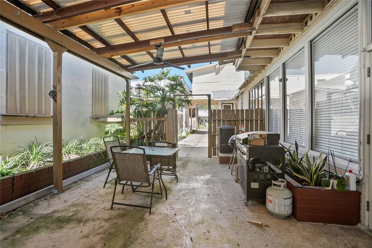 128 E Rich Avenue, Deland, FL 32724 Photo