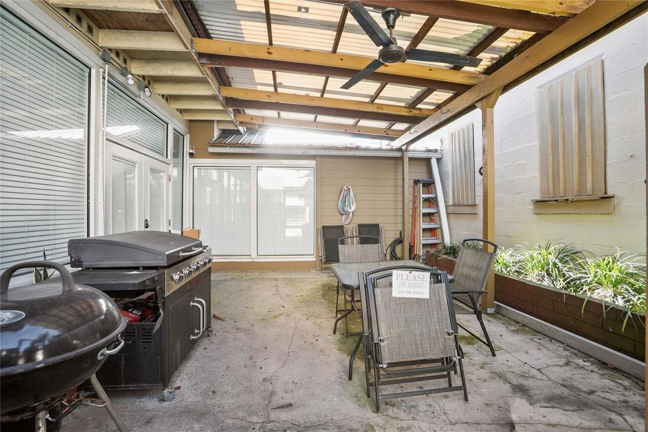 128 E Rich Avenue, Deland, FL 32724 Photo