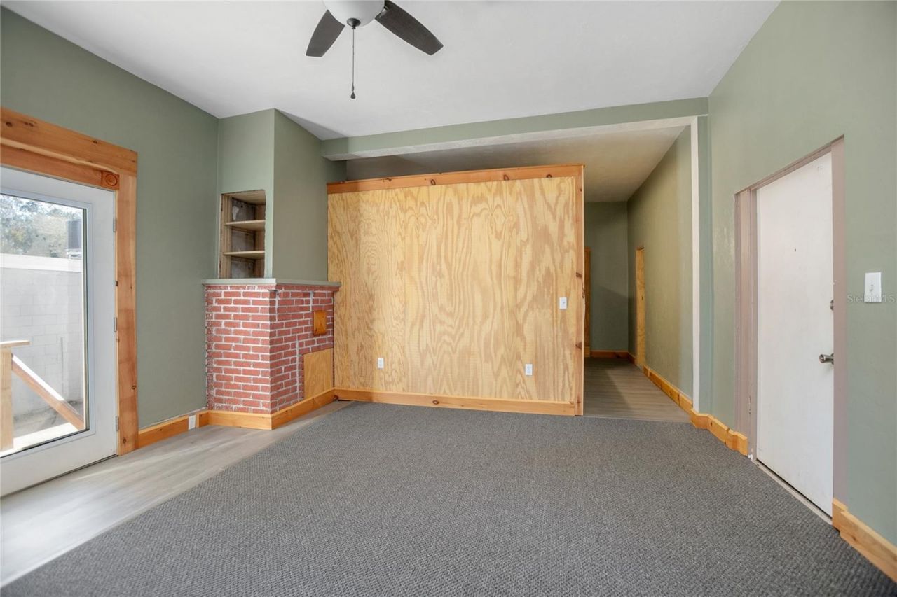 128 E Rich Avenue, Deland, FL 32724 Photo