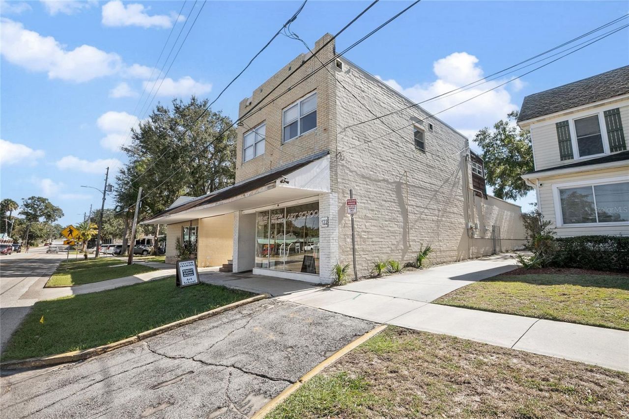 128 E Rich Avenue, Deland, FL 32724 Photo