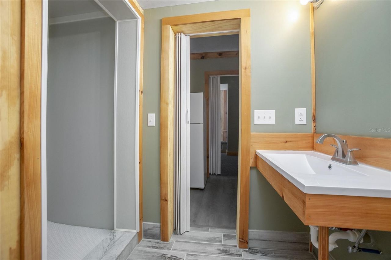 128 E Rich Avenue, Deland, FL 32724 Photo