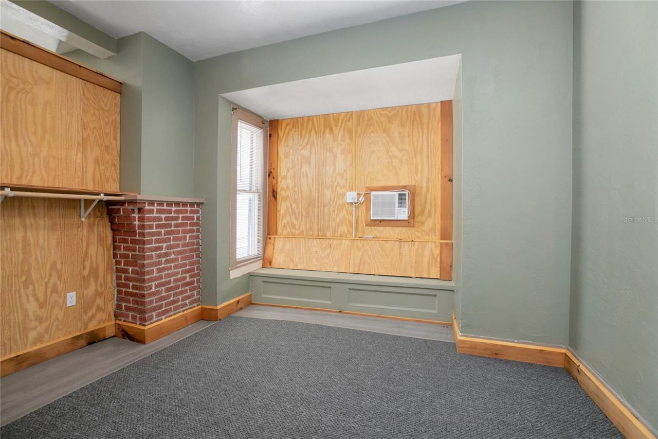 128 E Rich Avenue, Deland, FL 32724 Photo