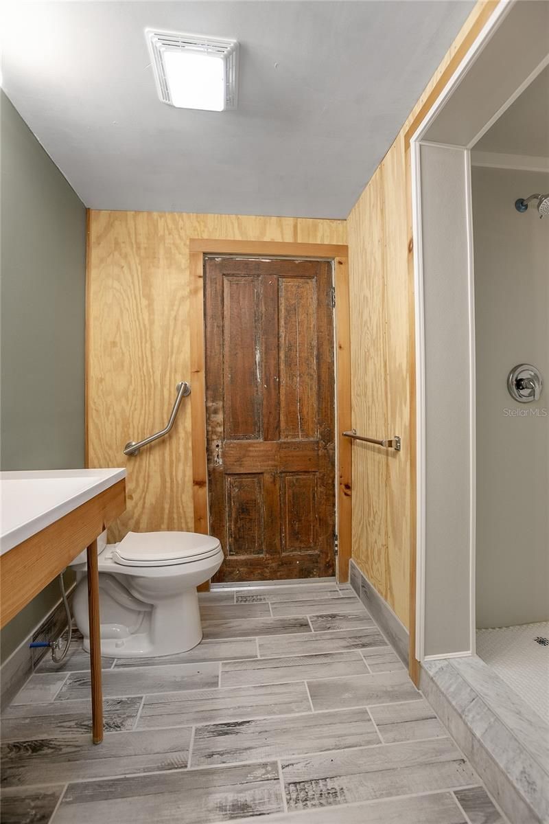 128 E Rich Avenue, Deland, FL 32724 Photo