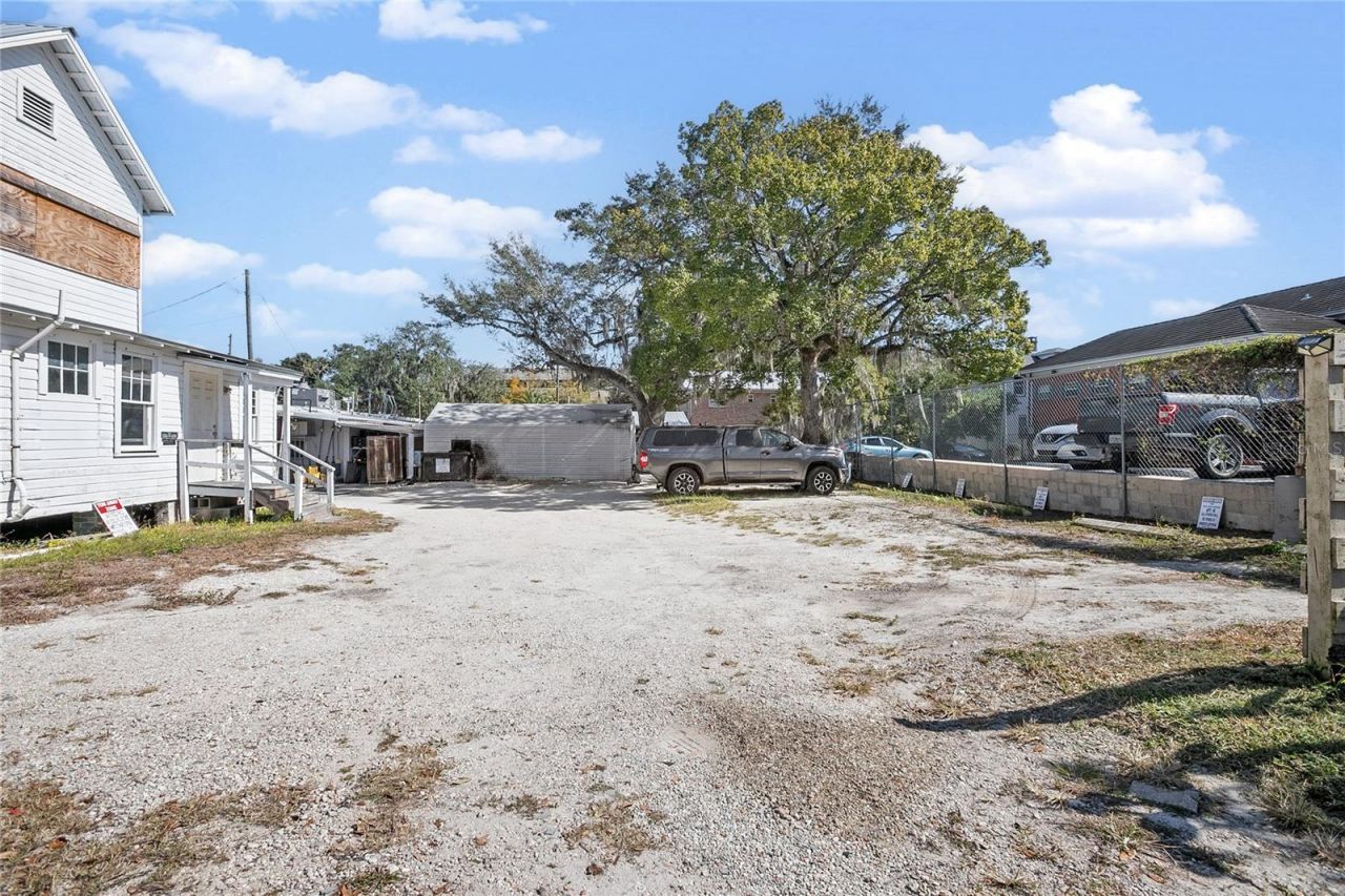 128 E Rich Avenue, Deland, FL 32724 Photo