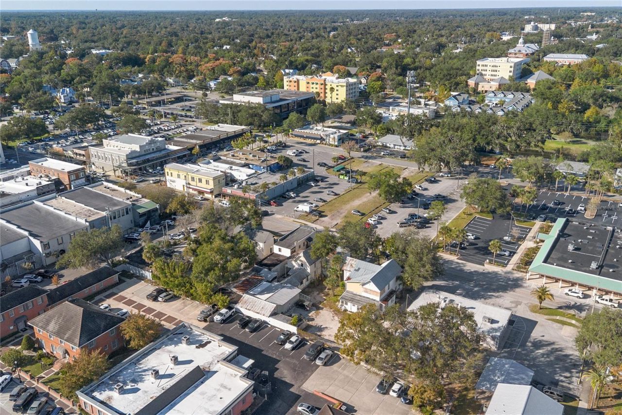 128 E Rich Avenue, Deland, FL 32724 Photo