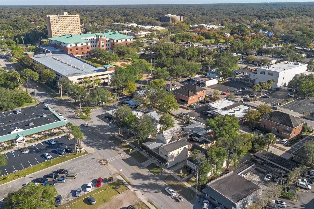 128 E Rich Avenue, Deland, FL 32724 Photo