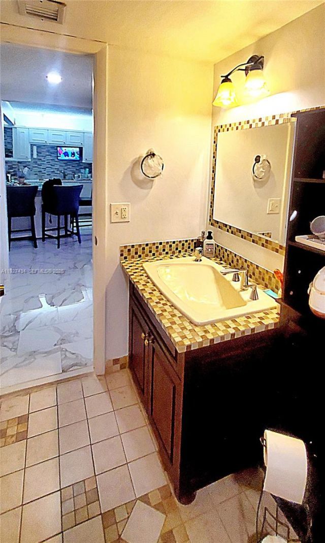 3905 N Nob Hill Rd, Unit 510, Sunrise, FL 33351 Photo