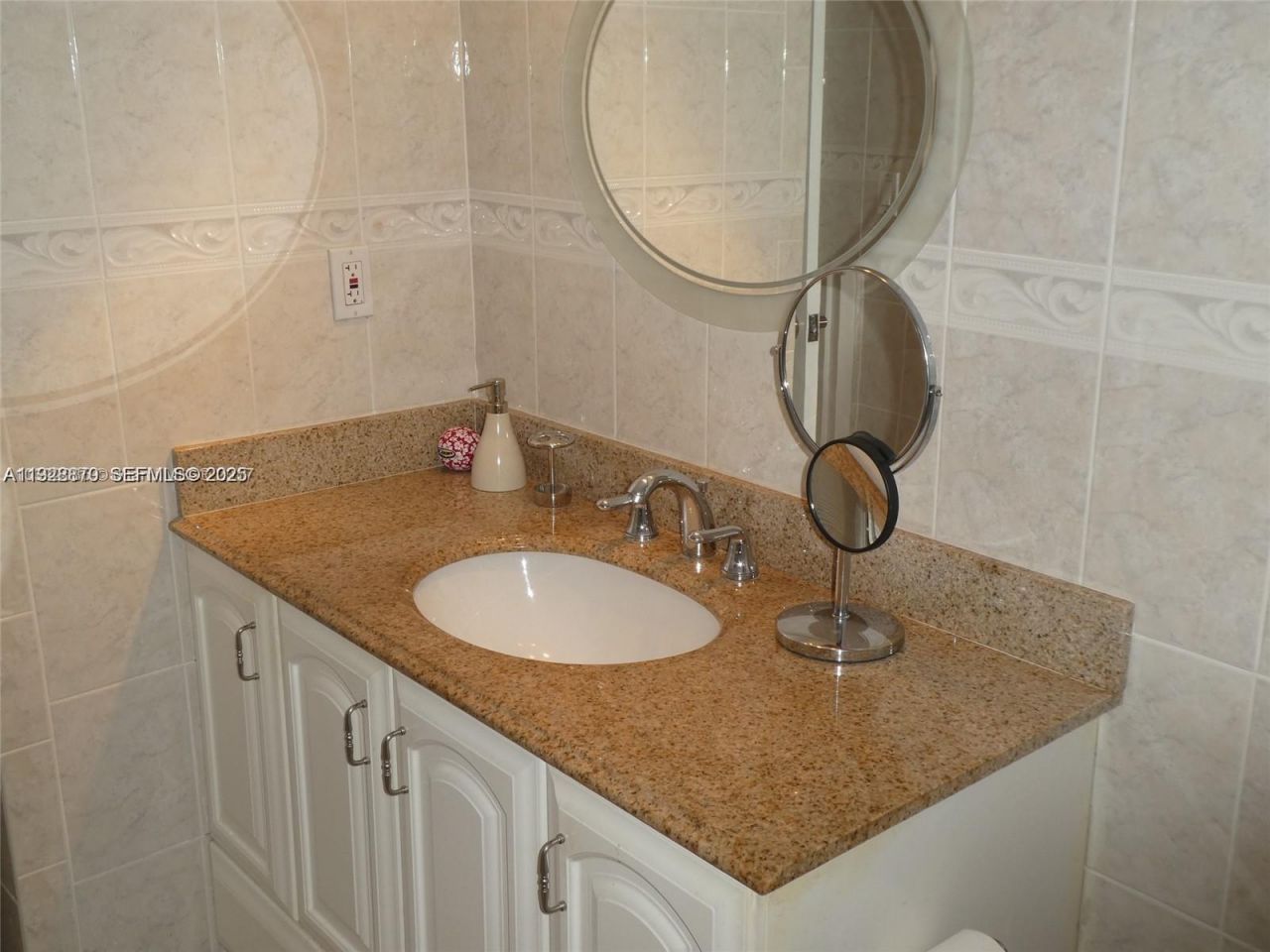 800 Parkview Dr, Unit 1018, Hallandale Beach, FL 33009 Photo