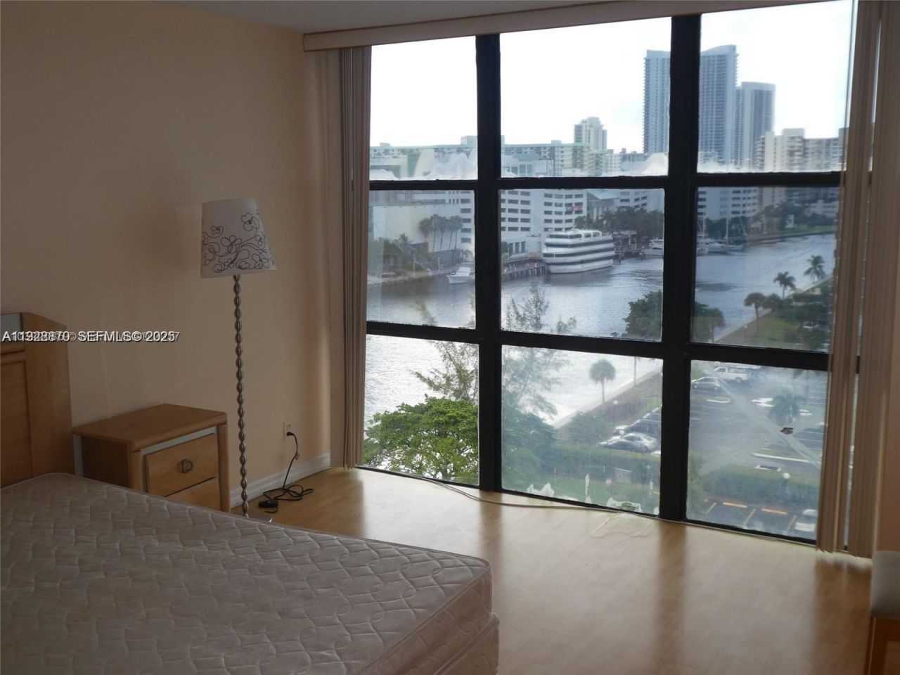 800 Parkview Dr, Unit 1018, Hallandale Beach, FL 33009 Photo