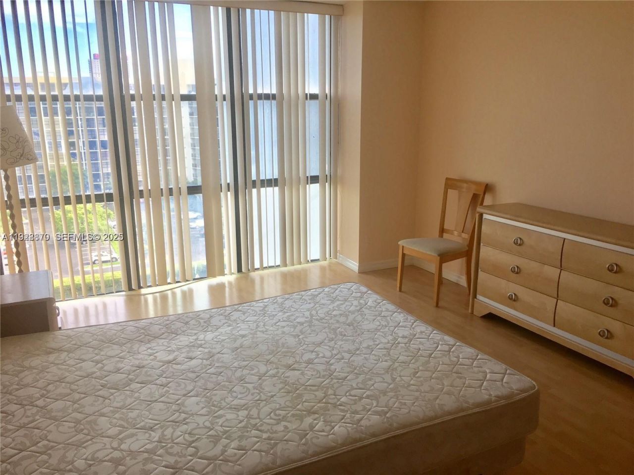 800 Parkview Dr, Unit 1018, Hallandale Beach, FL 33009 Photo