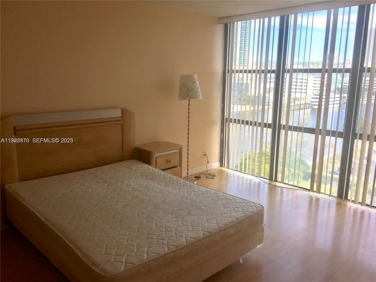 800 Parkview Dr, Unit 1018, Hallandale Beach, FL 33009 Photo