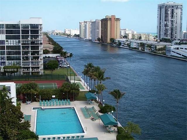 800 Parkview Dr, Unit 1018, Hallandale Beach, FL 33009 Photo