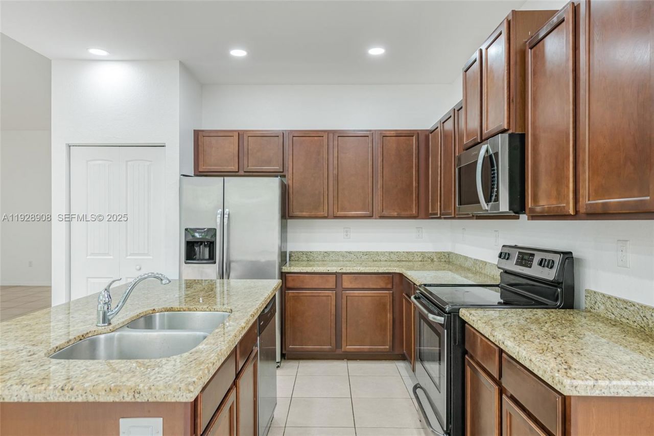 11863 SW 253rd Ter, Homestead, FL 33032 Photo