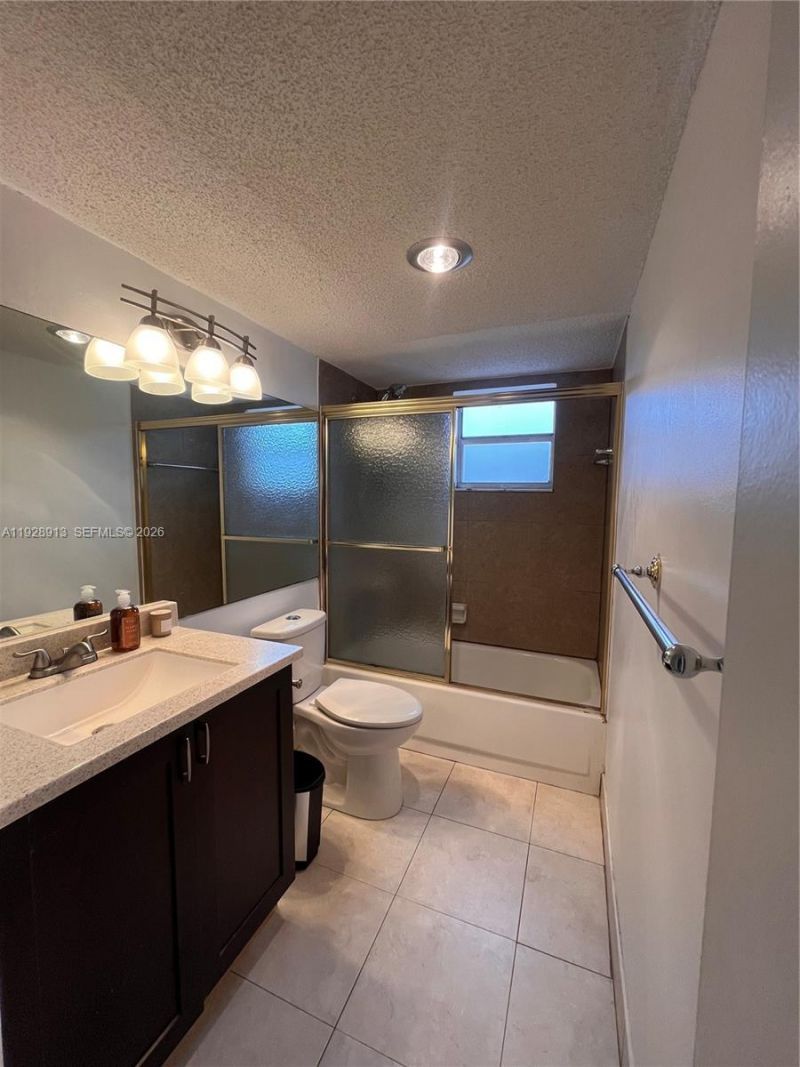 403 NW 68th Ave, Unit 206, Plantation, FL 33317 Photo