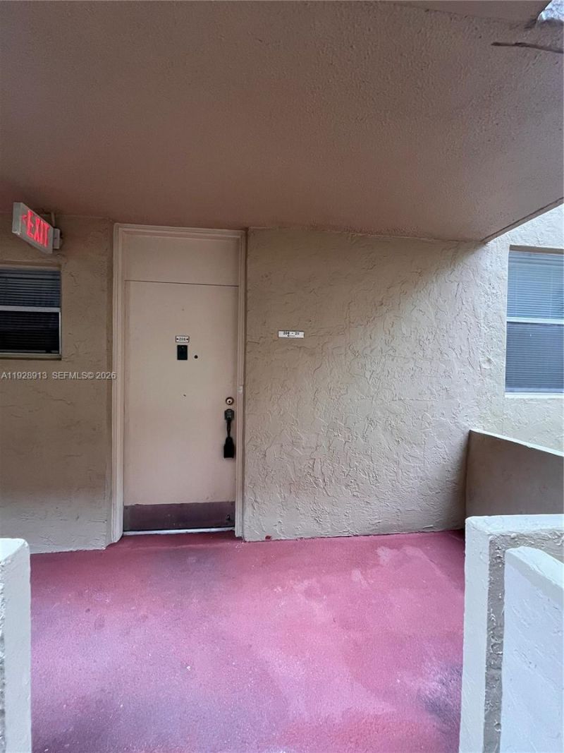 403 NW 68th Ave, Unit 206, Plantation, FL 33317 Photo