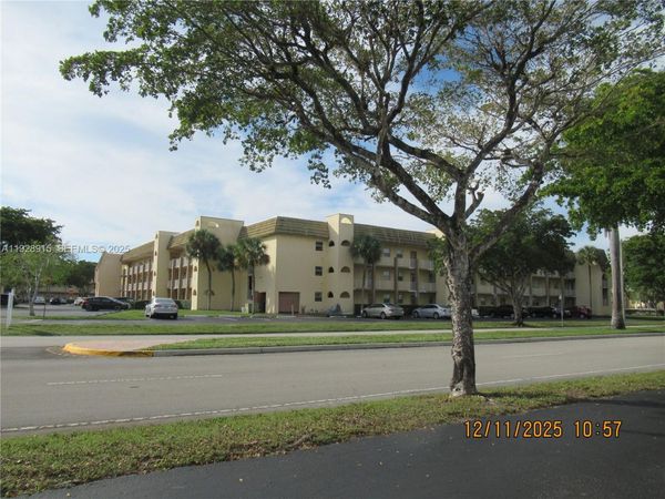 8285 Sunrise Lakes Blvd, Unit 208, Sunrise, FL 33322