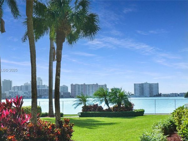 3600 Mystic Pointe Dr, Unit 115, Aventura, FL 33180