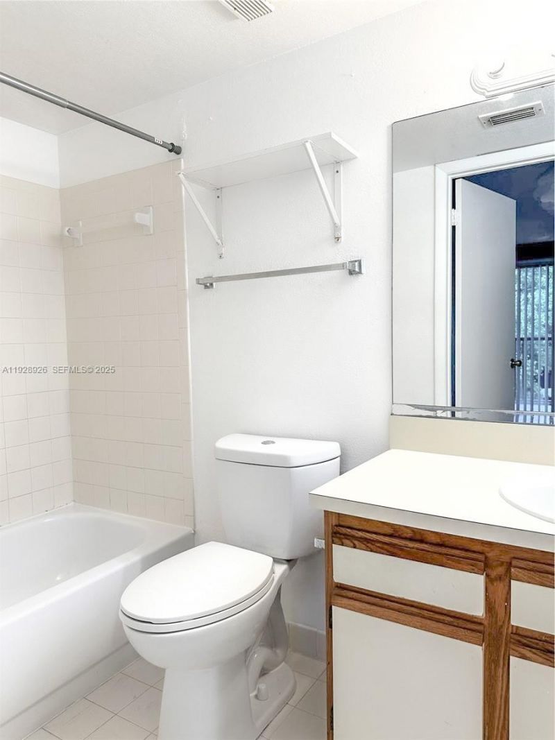 2550 SW 18th Ter, Unit 2305, Fort Lauderdale, FL 33315 Photo