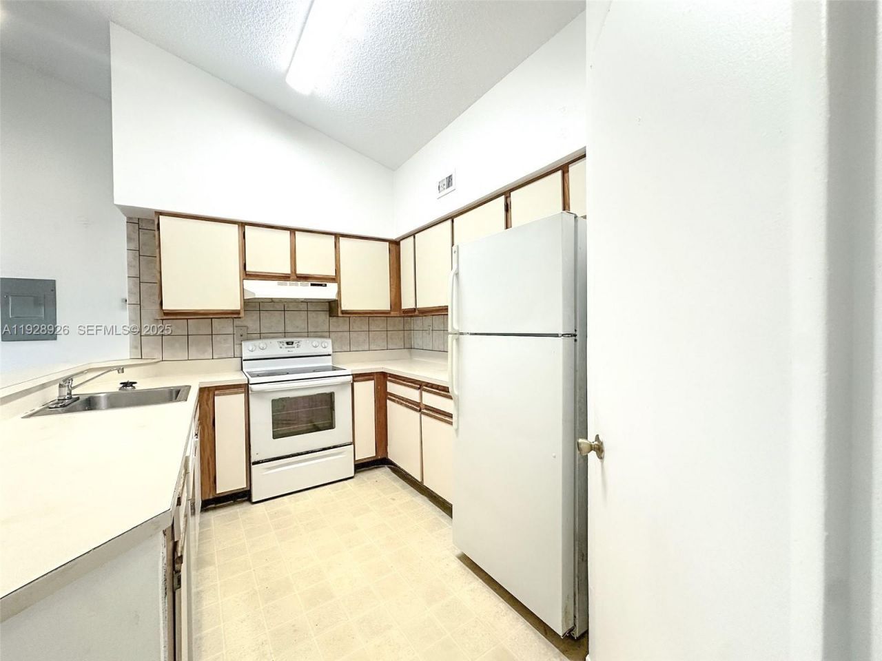 2550 SW 18th Ter, Unit 2305, Fort Lauderdale, FL 33315 Photo