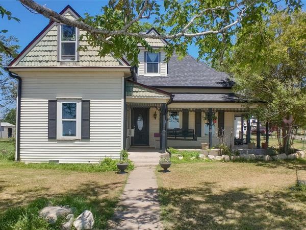 1025 HCR 2421 Road, Hillsboro, TX 76645
