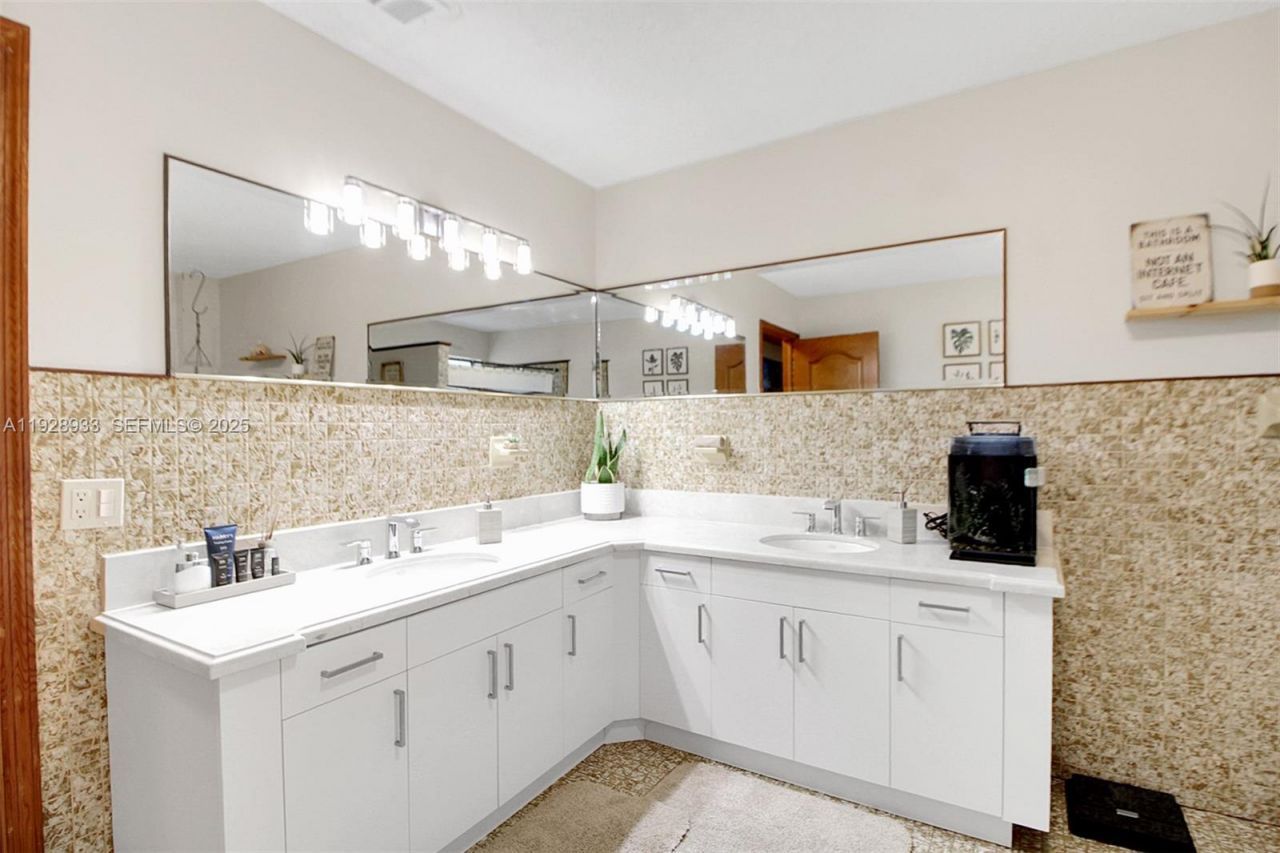 50 SW 130th Ave, Miami, FL 33184 Photo